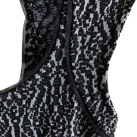 Urban Outfitters Silence + Noise black and white cut/out dress size small - Picture 6 of 8